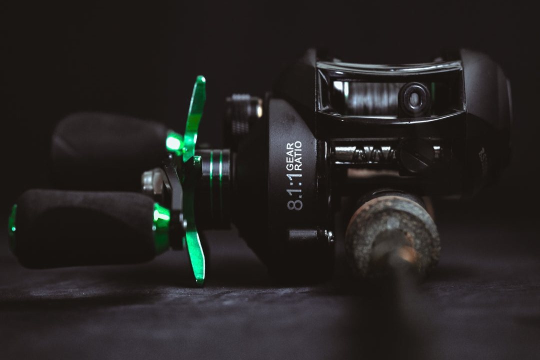 Obalus baitcasting reel with 8.1:1 gear ratio printed on the side